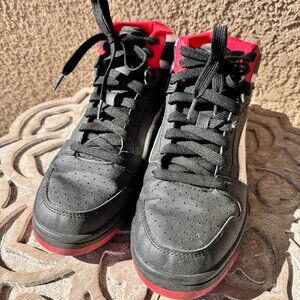 Puma Kids Rebound Layup Basketball Sneaker in Big Kid Size 7C